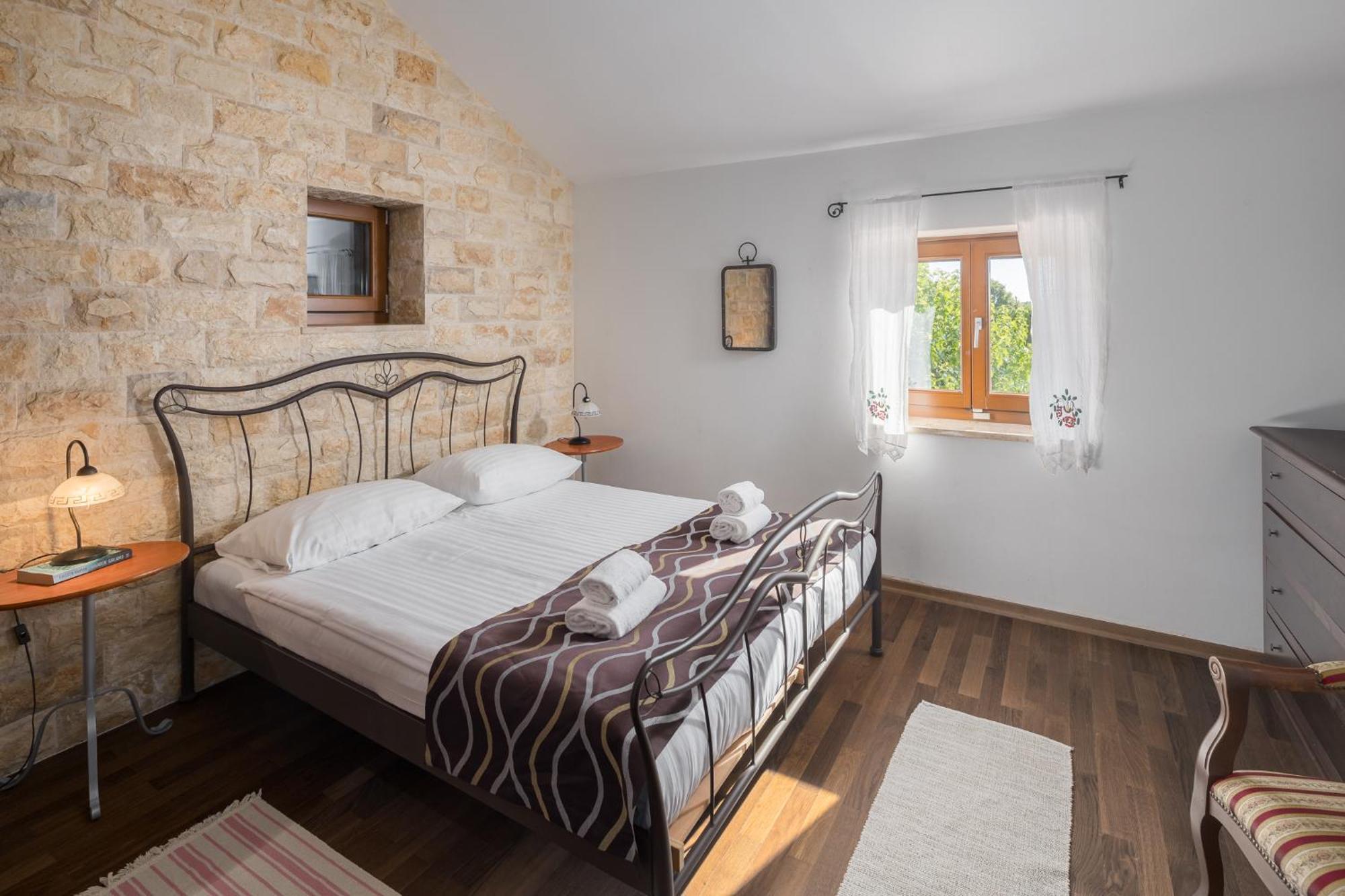 Mon Perin Castrum - House Of Nice Memories Bale Exterior foto