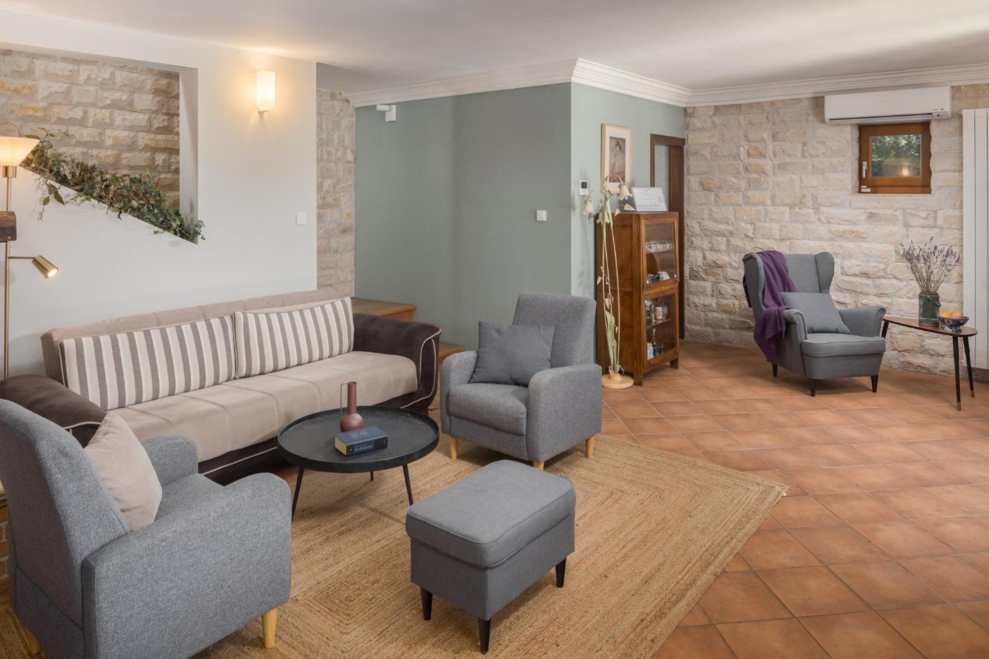 Mon Perin Castrum - House Of Nice Memories Bale Exterior foto