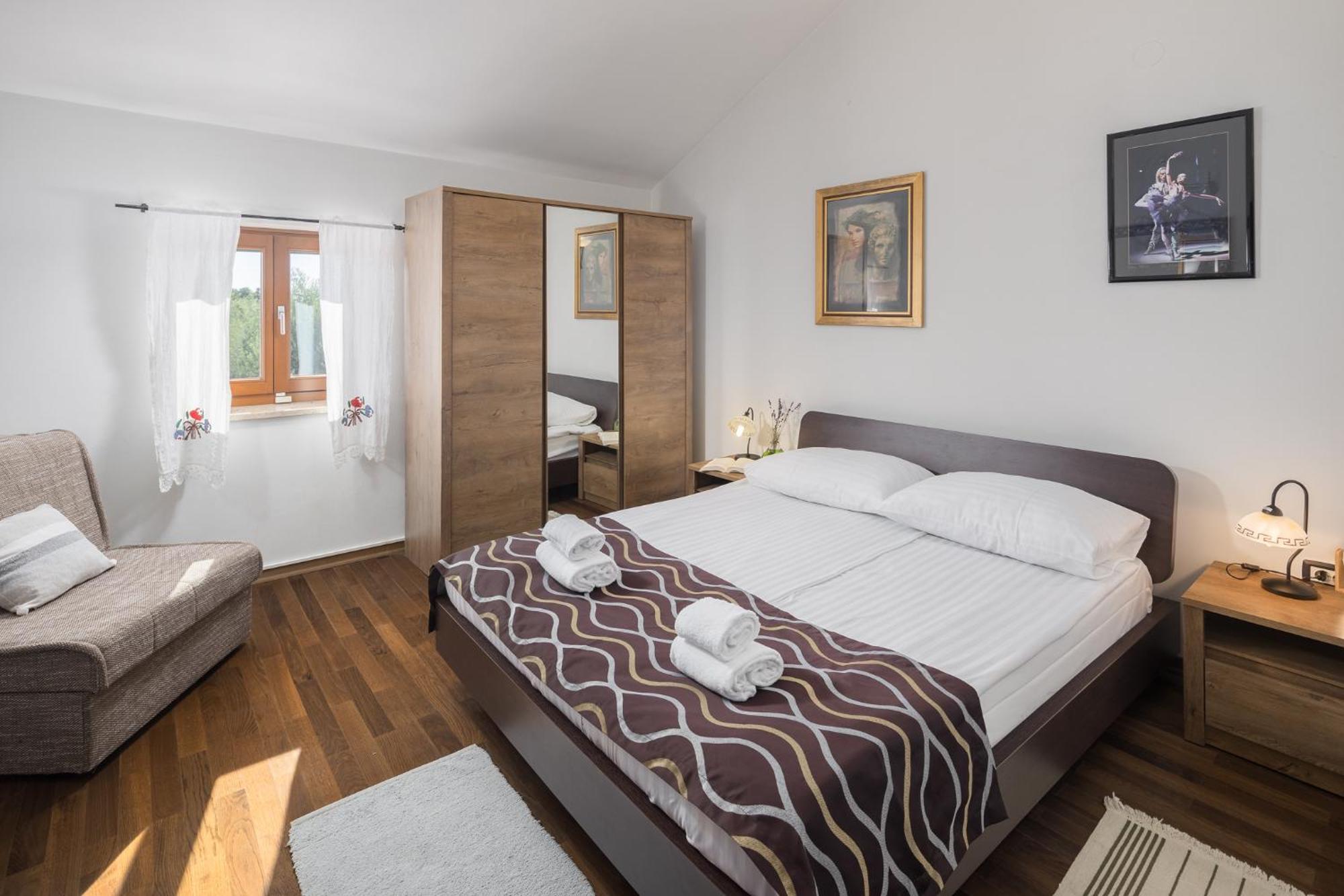 Mon Perin Castrum - House Of Nice Memories Bale Exterior foto